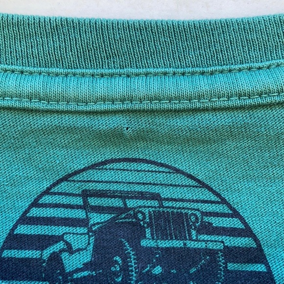 Lucky Brand mens size medium Jeep Wrangler hunter green short sleeve tee - Picture 7 of 8